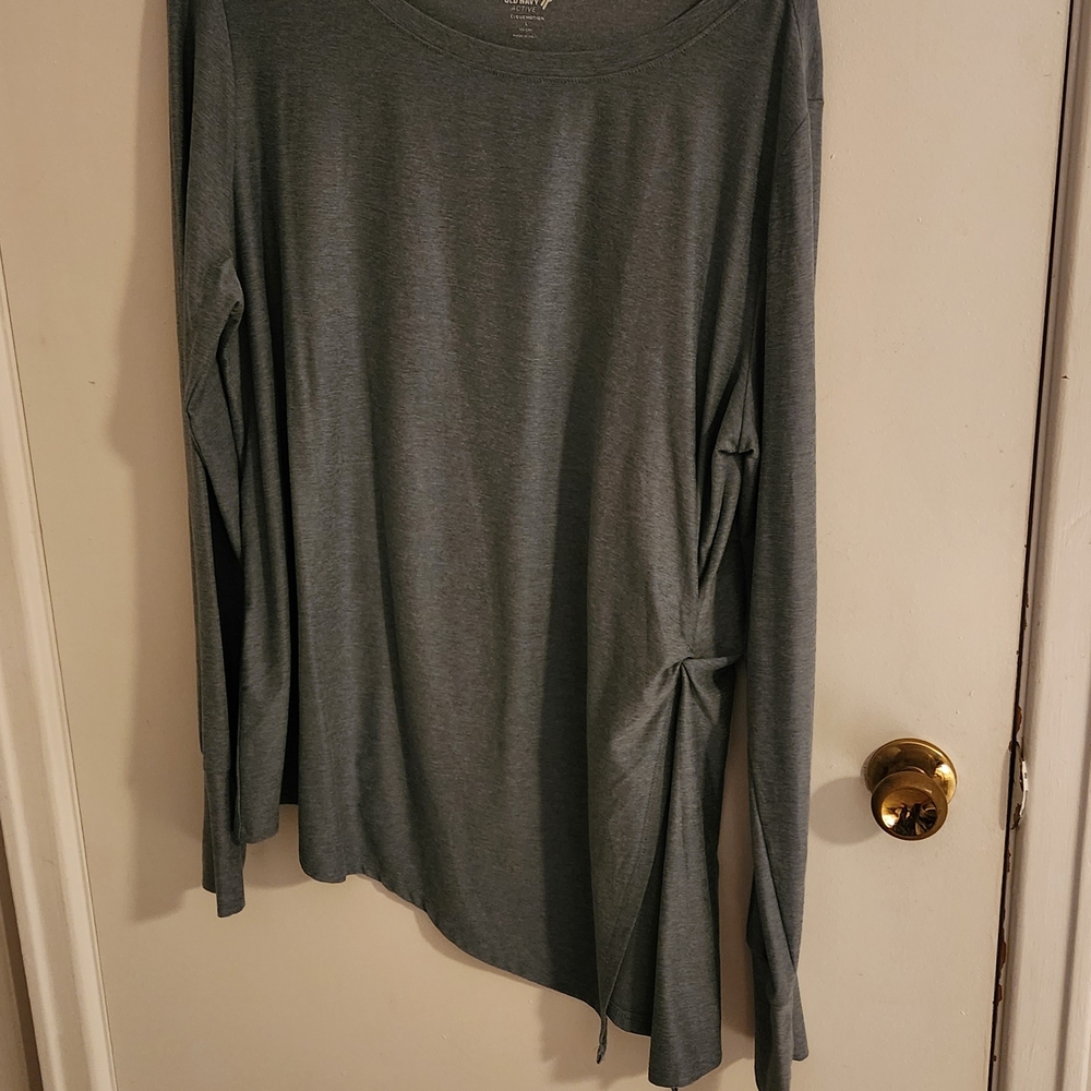 Old Navy Charcoal Long Sleeve Women's Tee